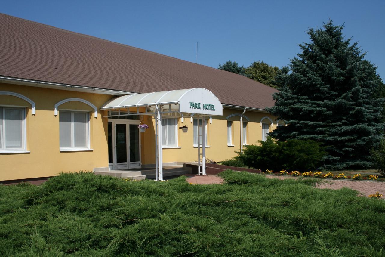 Park Hotel Es Rendezveny Centrum Bábolna 外观 照片
